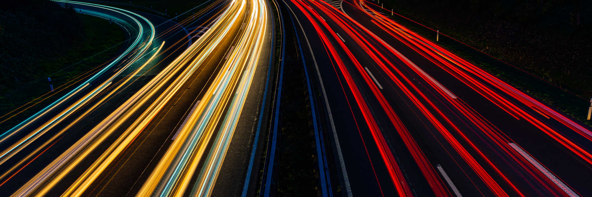 Straße mit Langzeitbelichtung